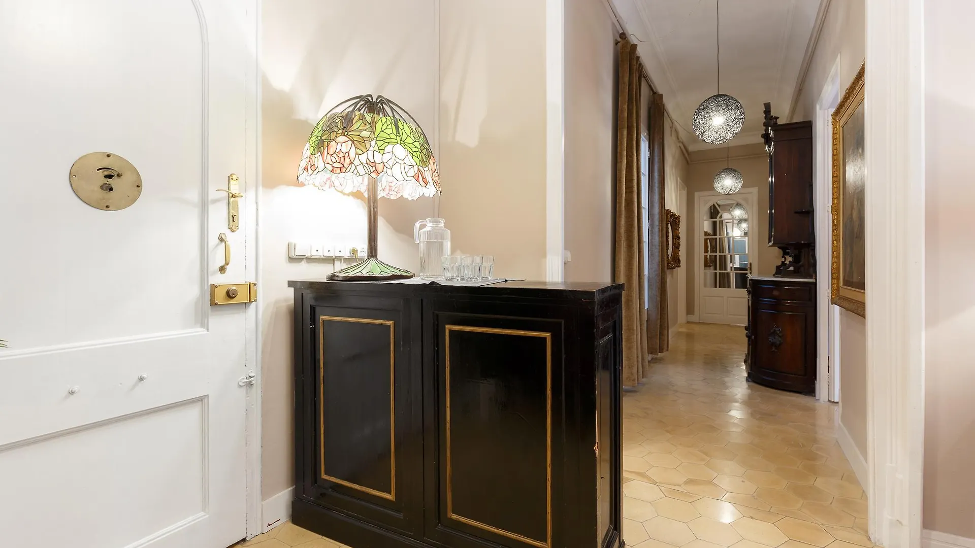 Ainb B&B Born-Via Laietana Barcelona 0*,  Spanien